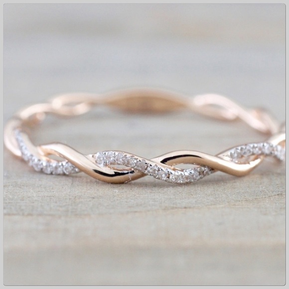 Boutique Jewelry - 🆕NWT Glitter 14K Gold Filled Twist Wedding Band